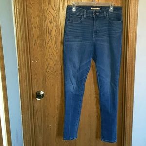 Levi 721 high rise skinny size 29